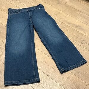 Woman’s GAP High Rise Stride wide leg jeans. Size 33/16. Medium wash. So cute!